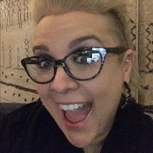 Meet your Posher, Crystal